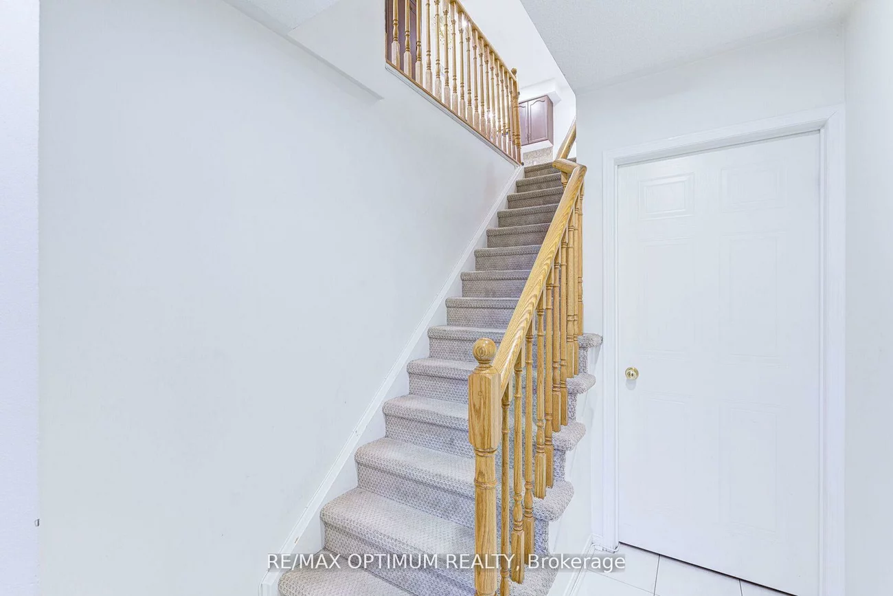 2945, Thomas, Central Erin Mills, Mississauga