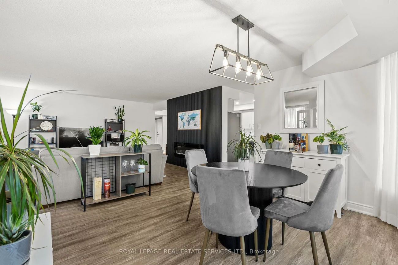 1271, Walden, Clarkson, Mississauga