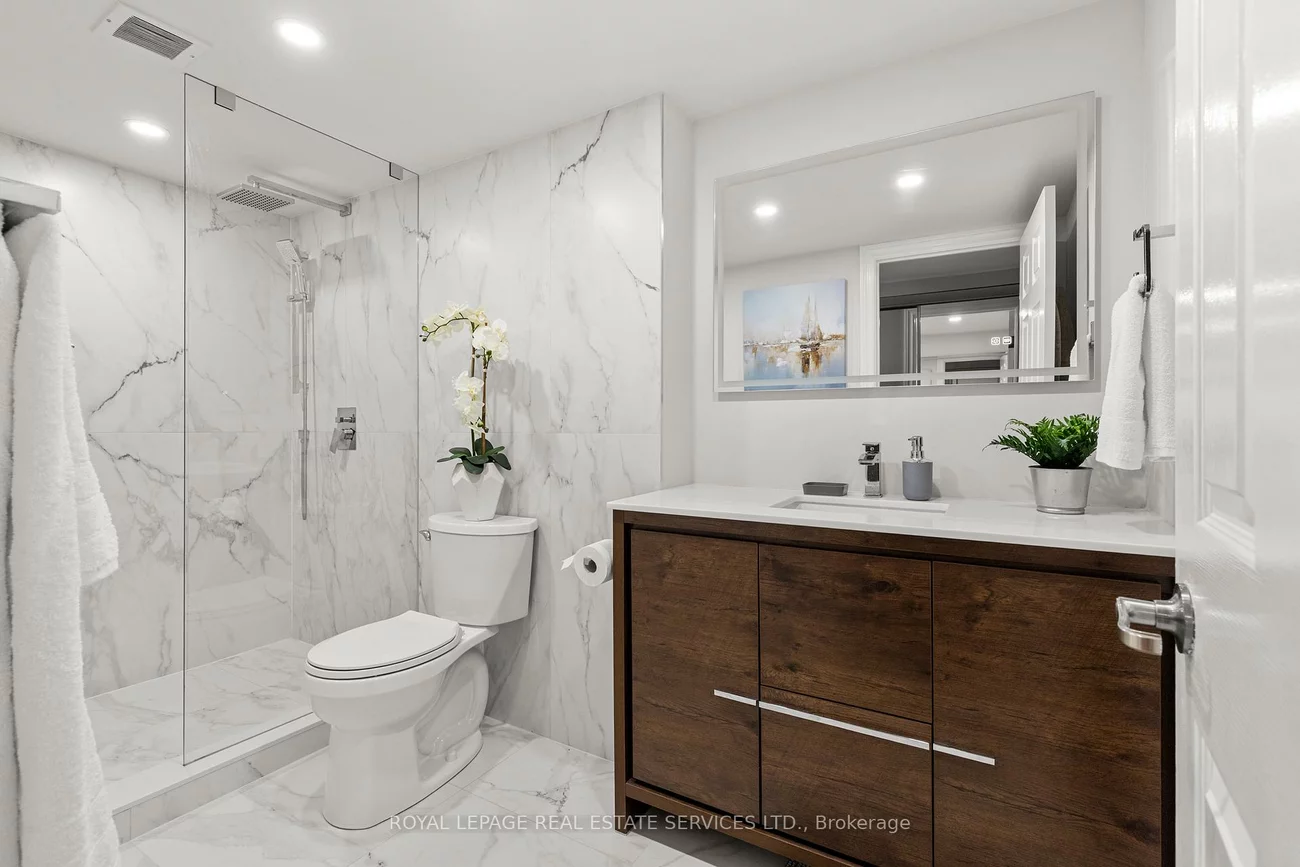 1271, Walden, Clarkson, Mississauga