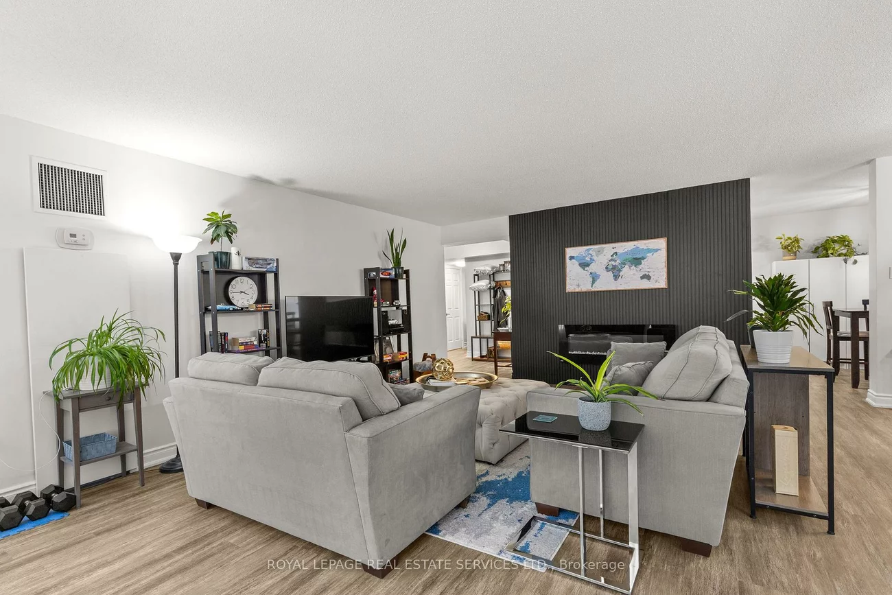 1271, Walden, Clarkson, Mississauga