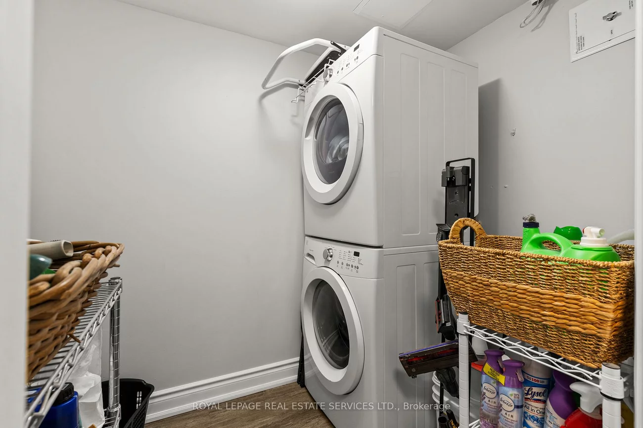 1271, Walden, Clarkson, Mississauga