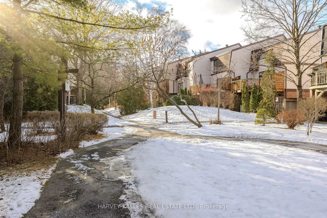 1060, Walden, Clarkson, Mississauga