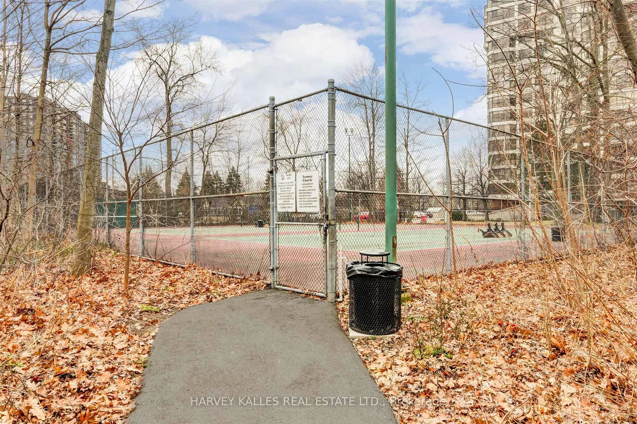 1060, Walden, Clarkson, Mississauga