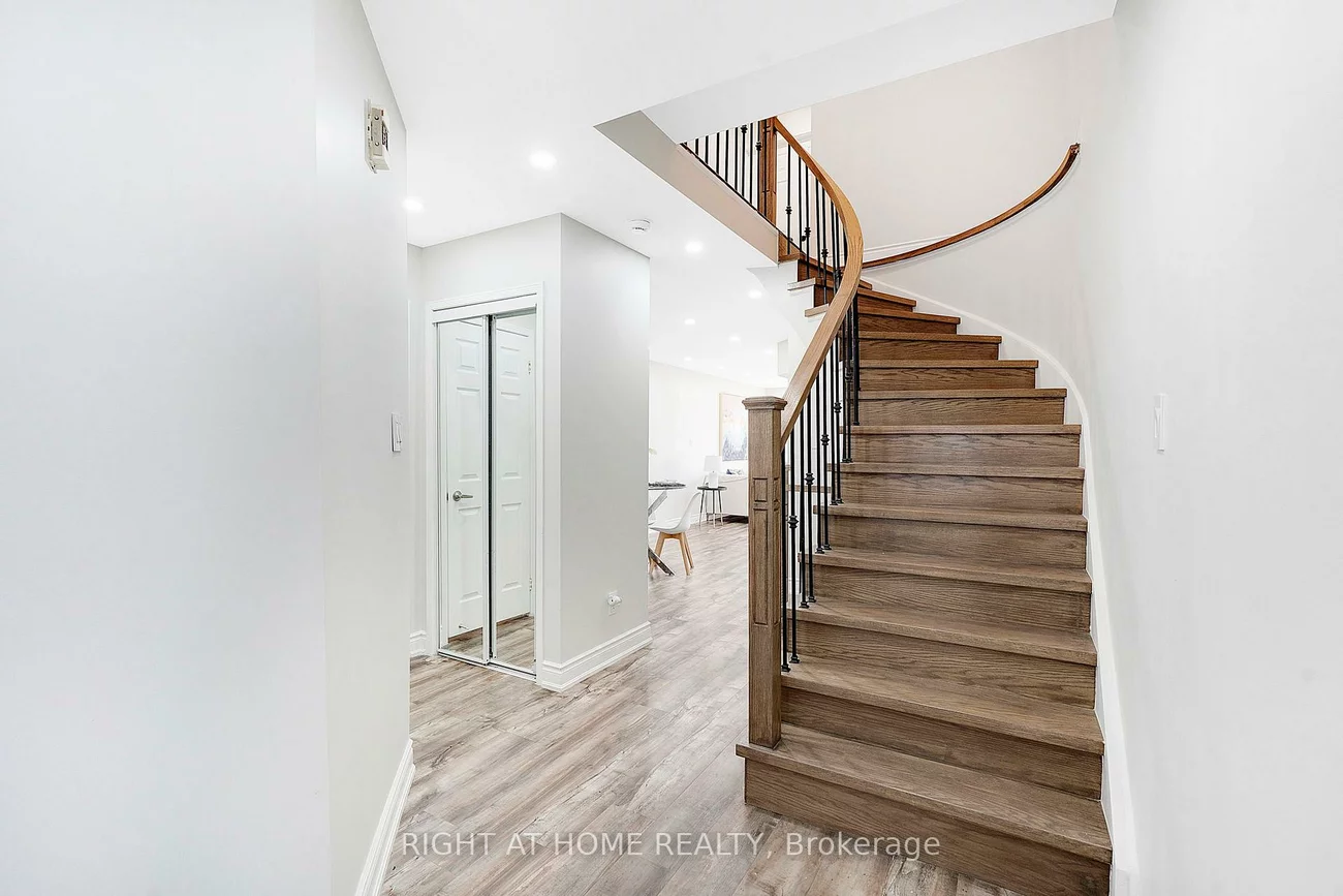 1285, Bristol, East Credit, Mississauga