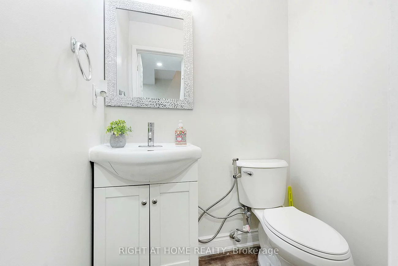 1285, Bristol, East Credit, Mississauga