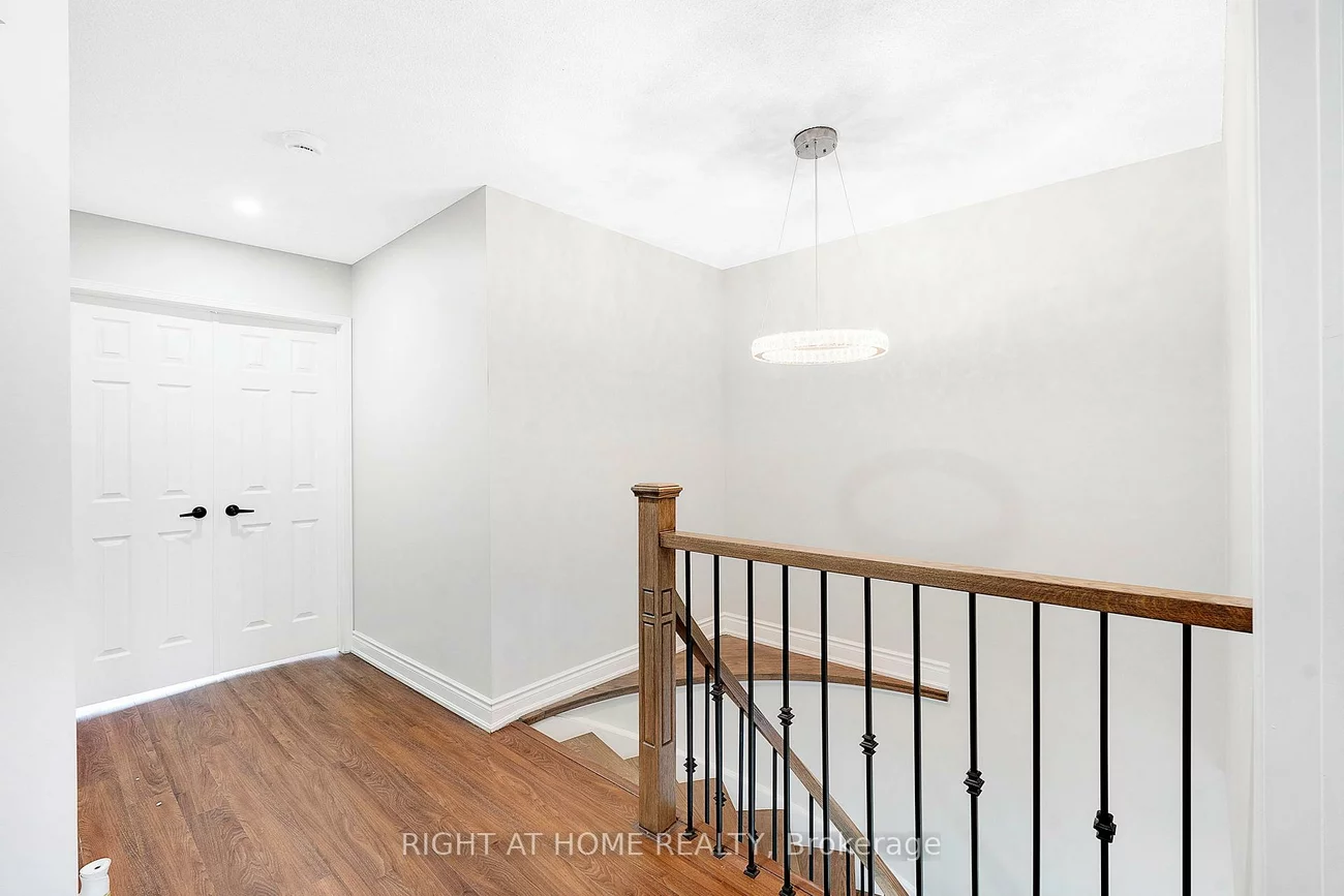 1285, Bristol, East Credit, Mississauga