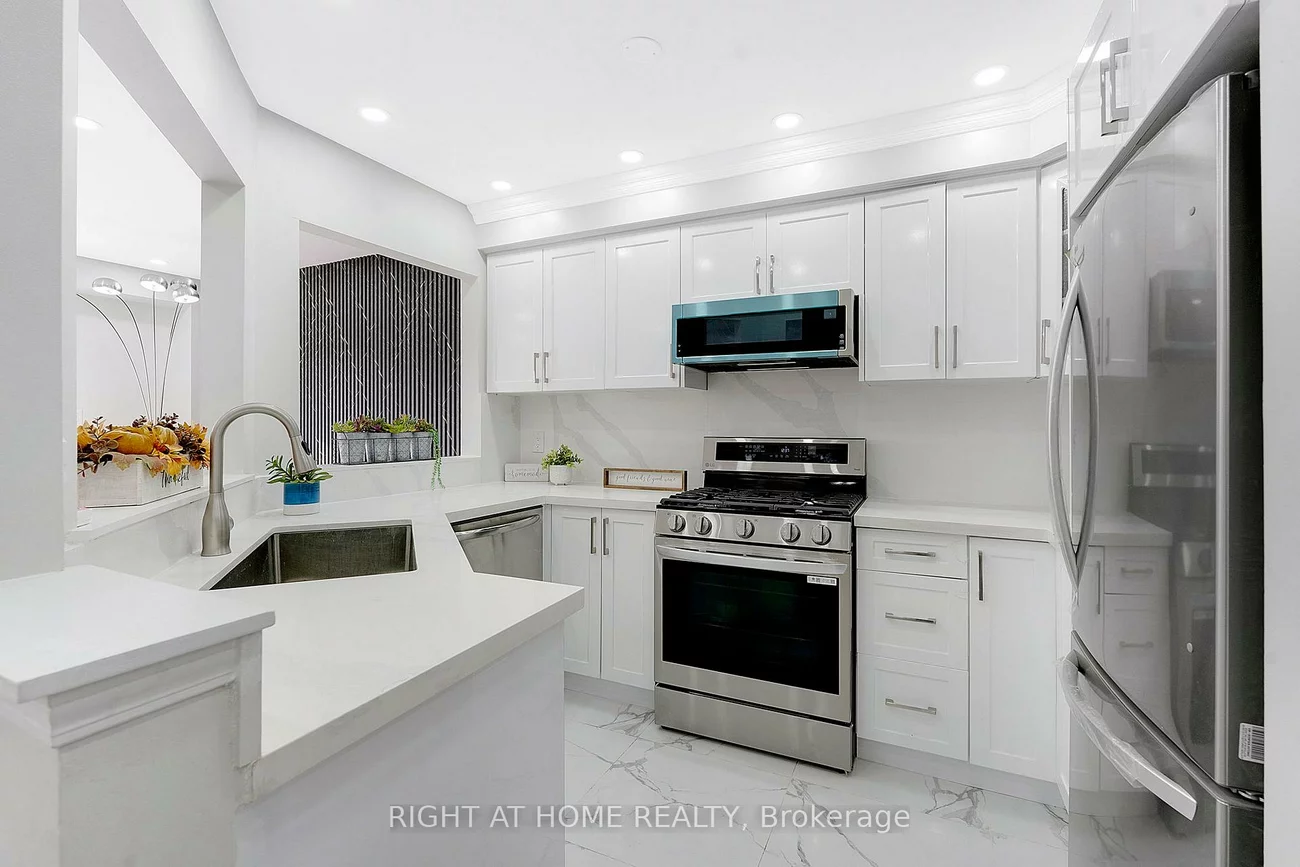 1285, Bristol, East Credit, Mississauga