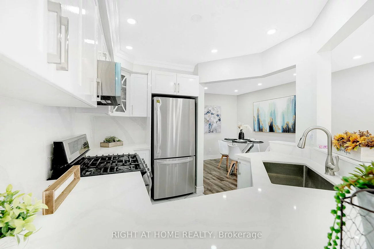 1285, Bristol, East Credit, Mississauga