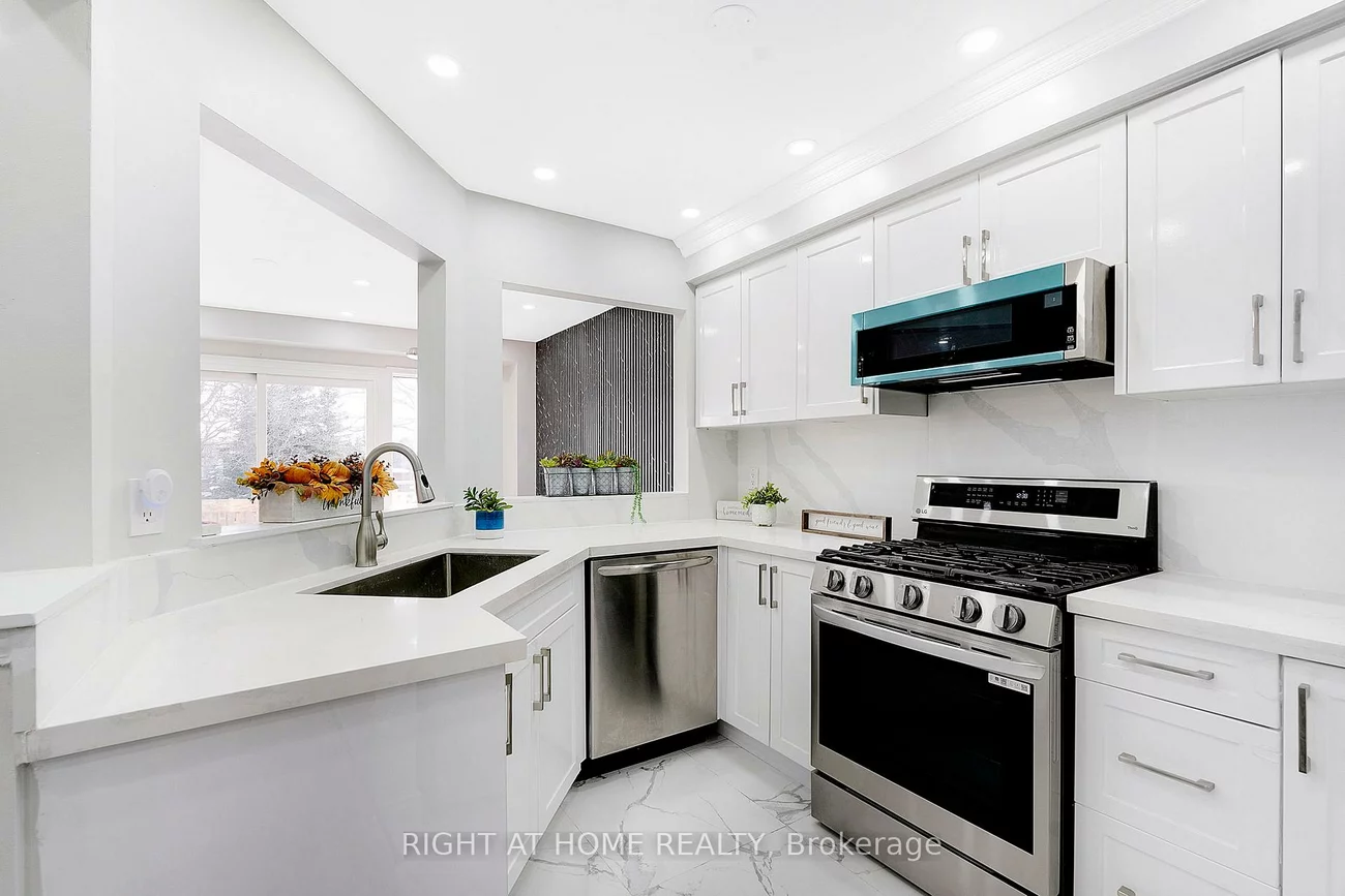 1285, Bristol, East Credit, Mississauga