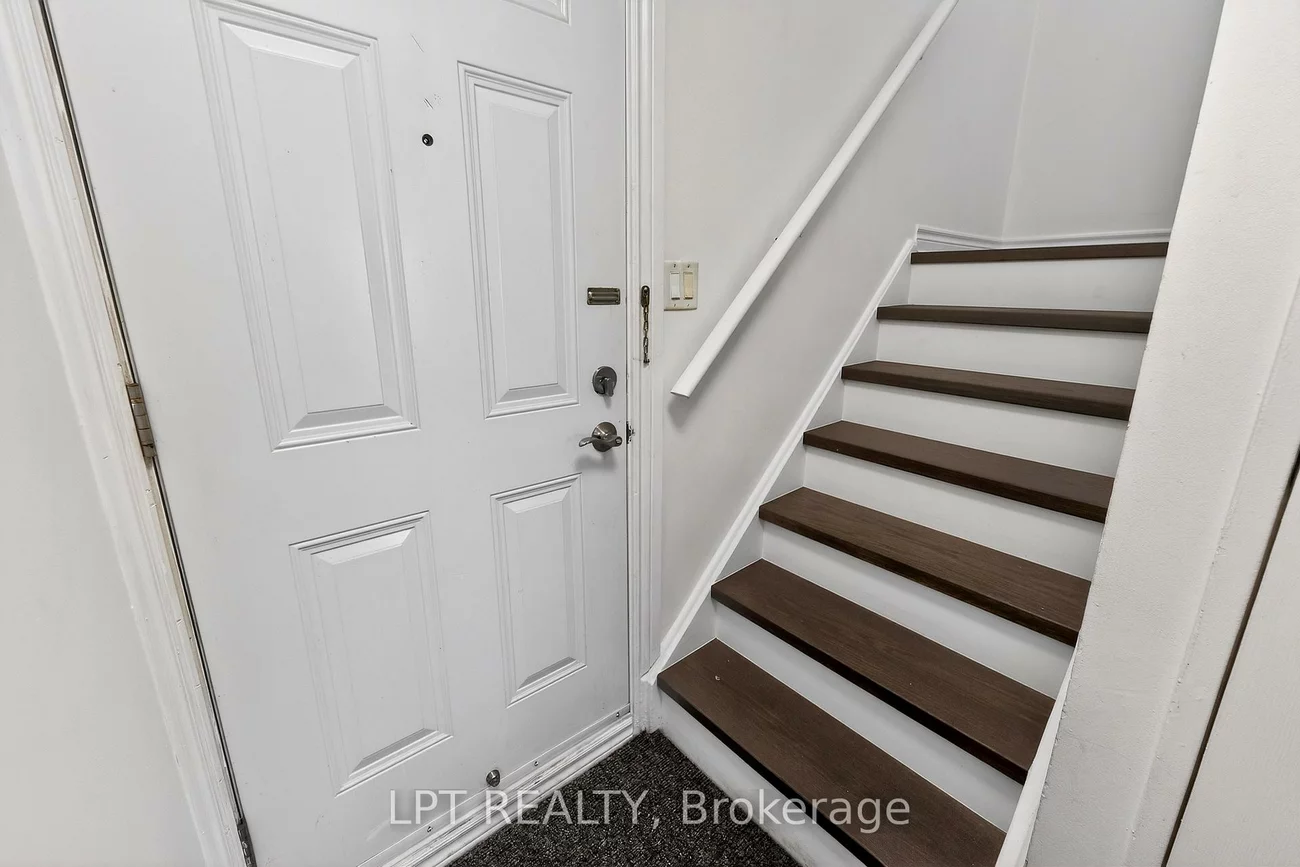 3040, Constitution, Applewood, Mississauga