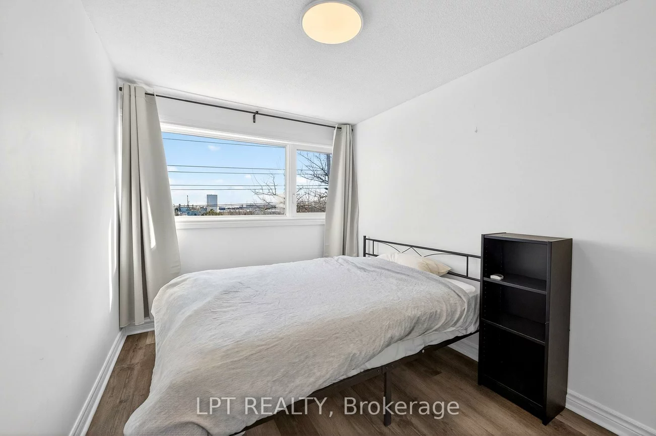 3040, Constitution, Applewood, Mississauga