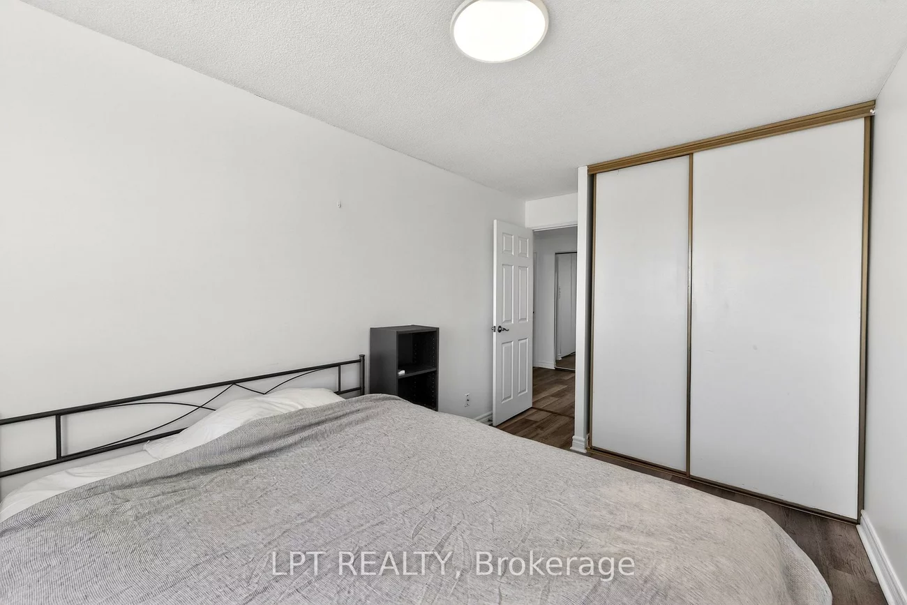 3040, Constitution, Applewood, Mississauga