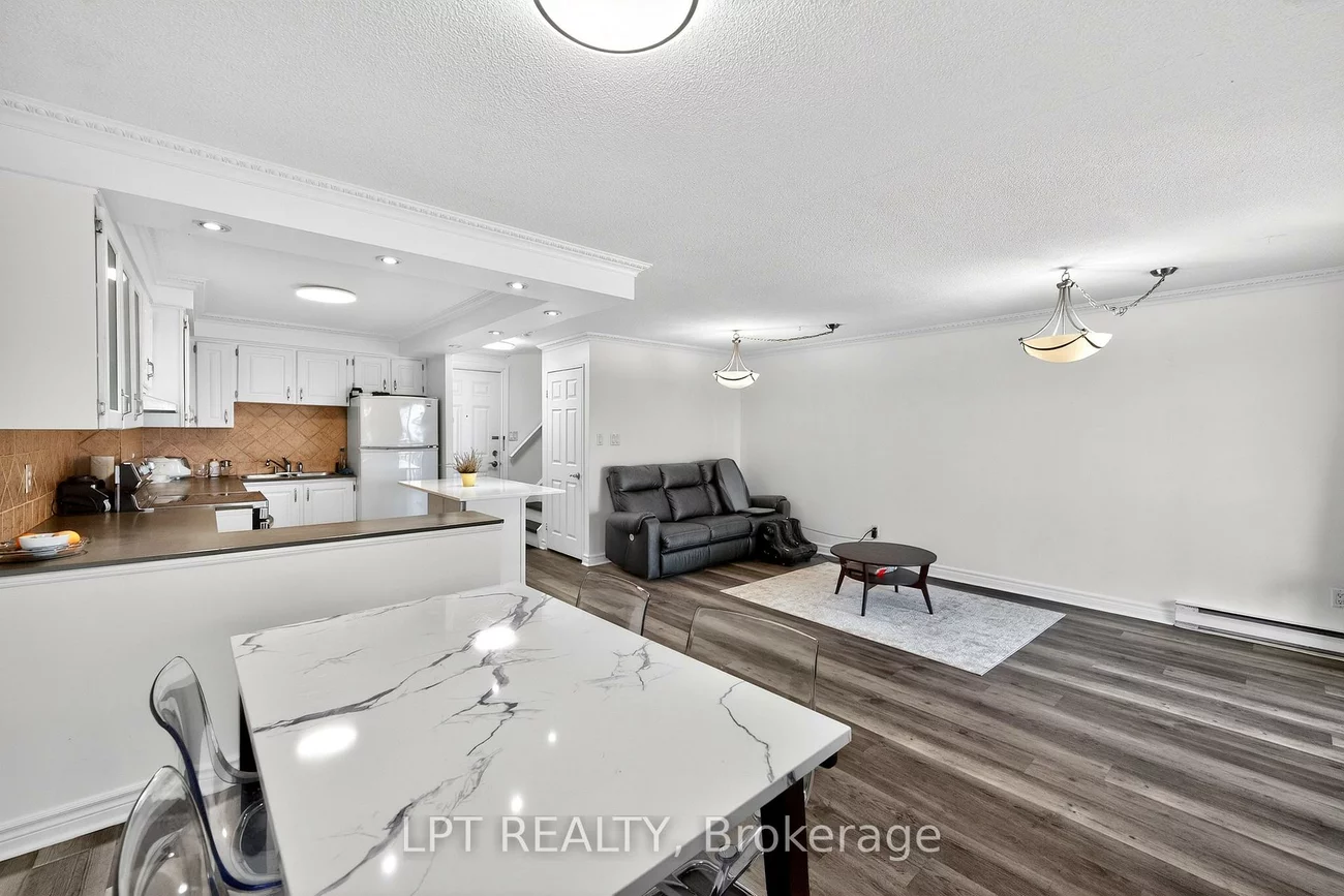 3040, Constitution, Applewood, Mississauga