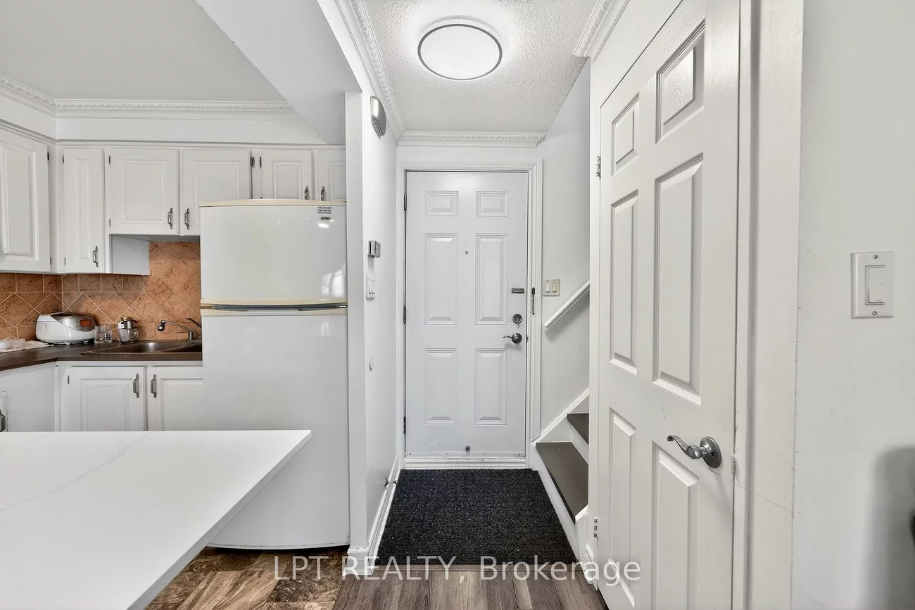 3040, Constitution, Applewood, Mississauga