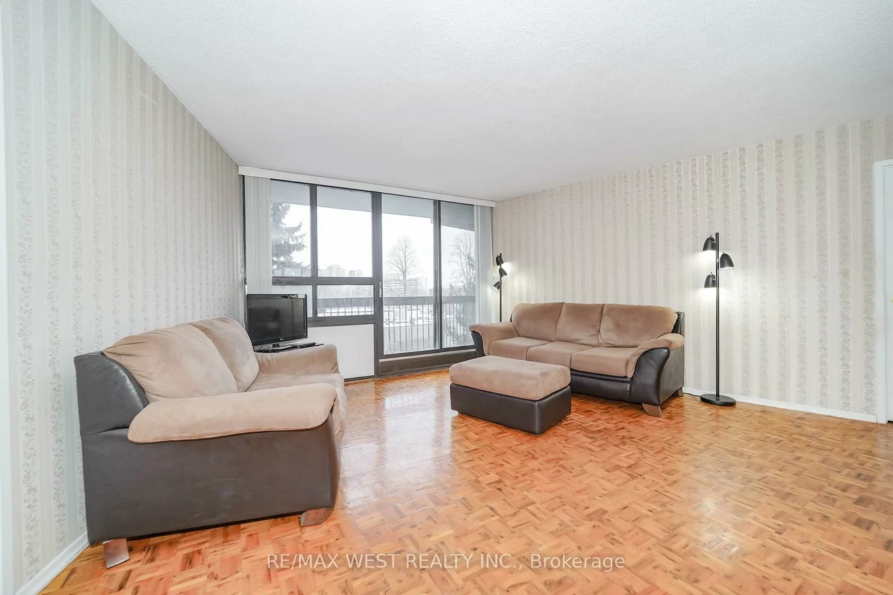 50, Mississauga Valley, Mississauga Valleys, Mississauga