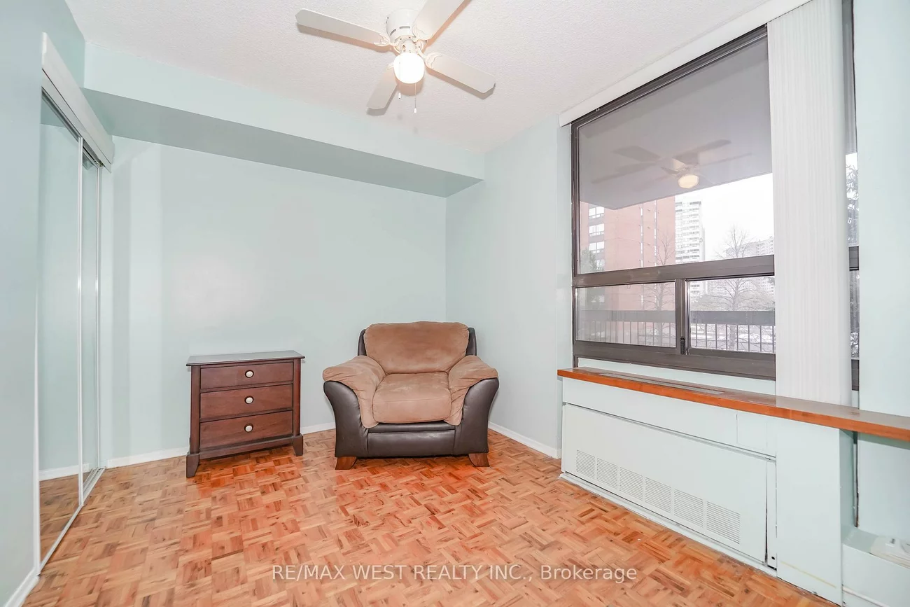 50, Mississauga Valley, Mississauga Valleys, Mississauga