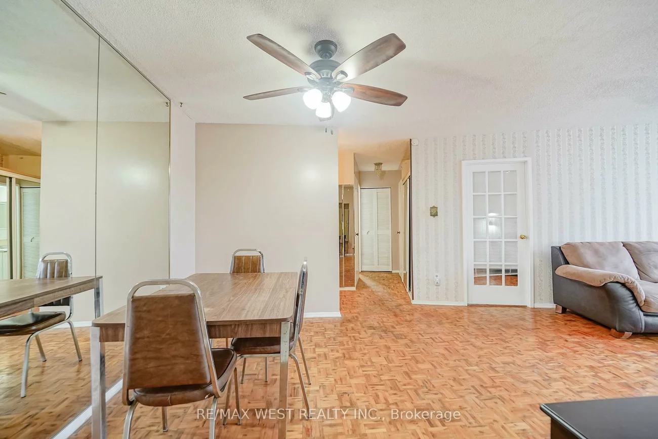 50, Mississauga Valley, Mississauga Valleys, Mississauga