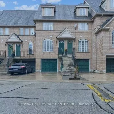 80, Strathaven, Hurontario, Mississauga