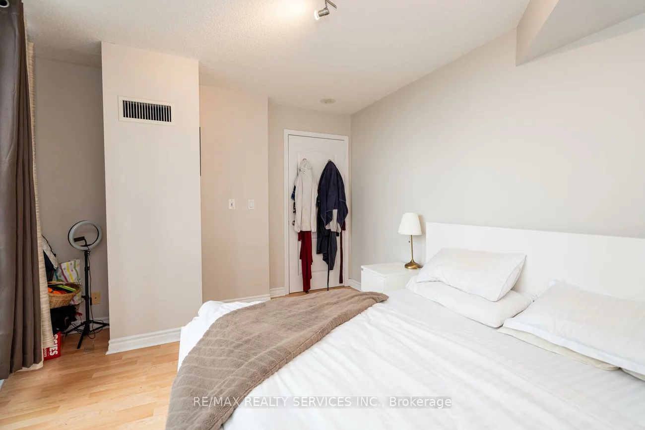 33, Elm, City Centre, Mississauga