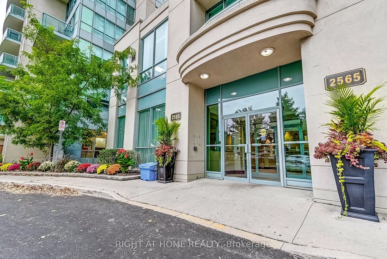 2565, Erin Centre, Central Erin Mills, Mississauga