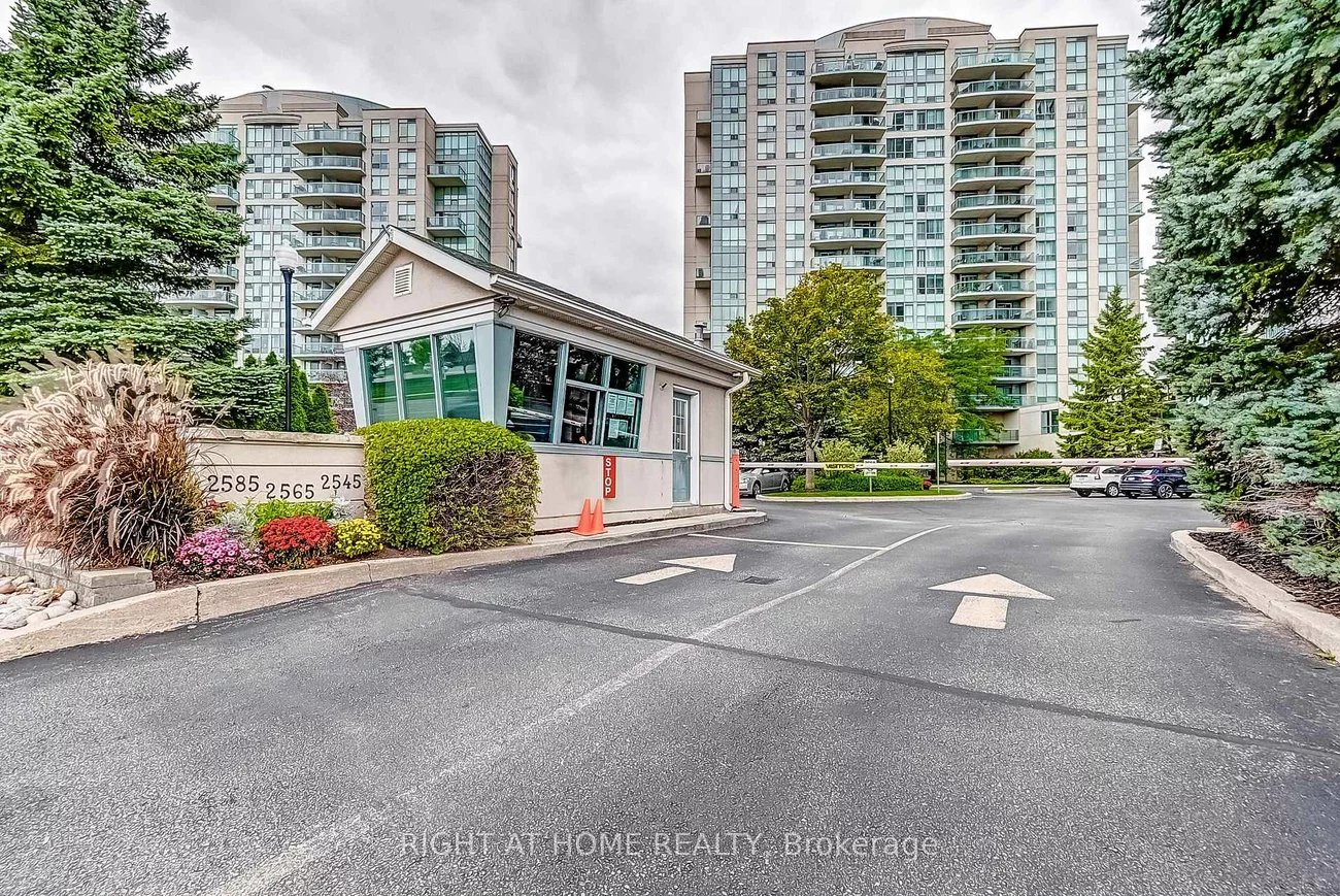 2565, Erin Centre, Central Erin Mills, Mississauga