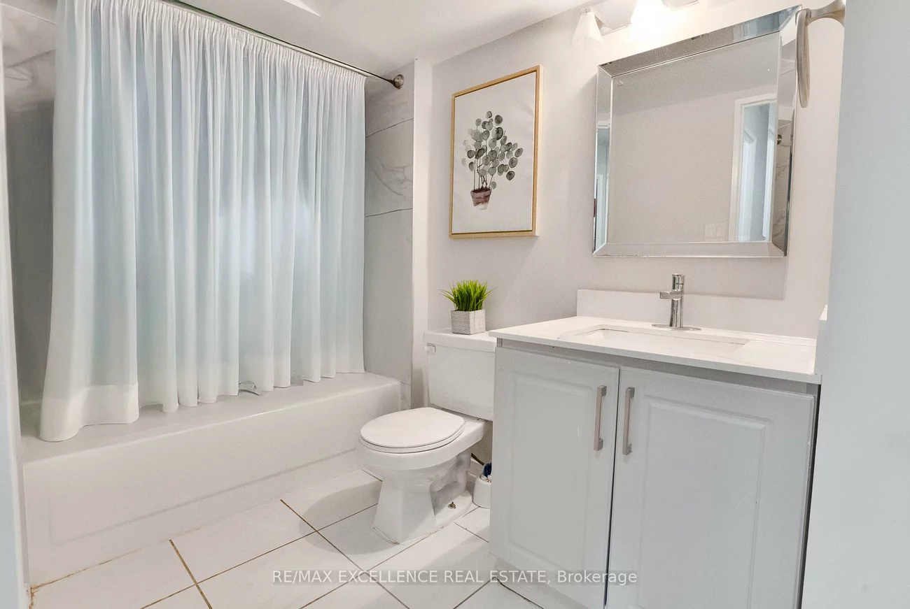 155, Hillcrest, Cooksville, Mississauga