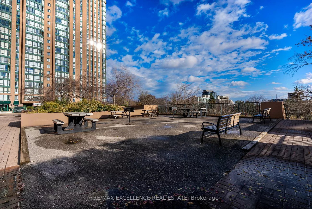 155, Hillcrest, Cooksville, Mississauga