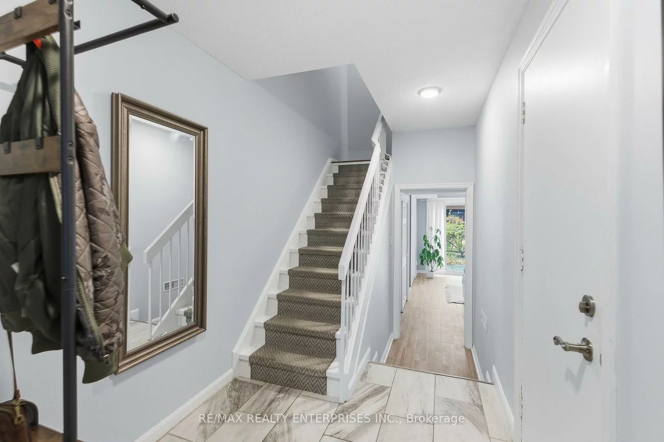 1060, Walden, Clarkson, Mississauga