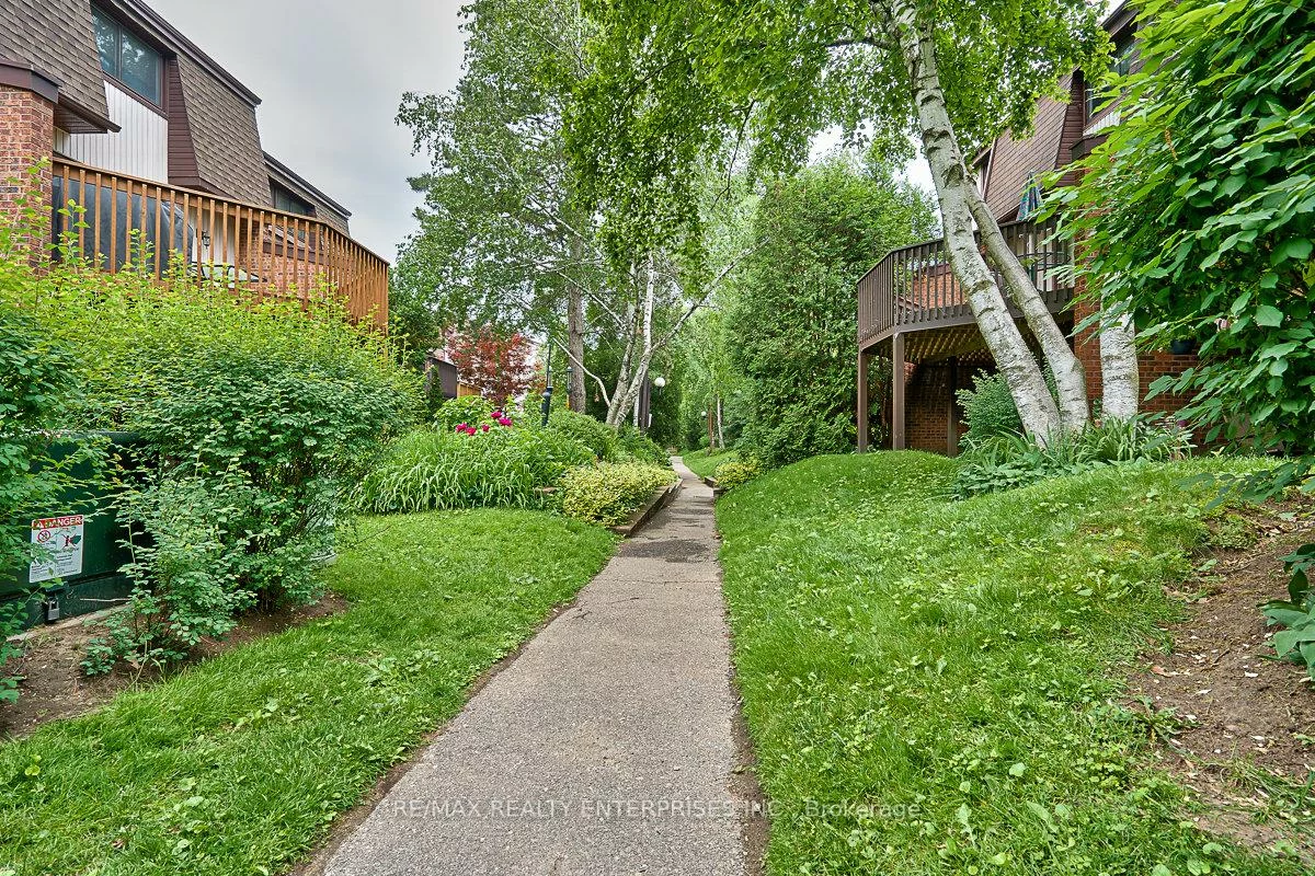 1060, Walden, Clarkson, Mississauga