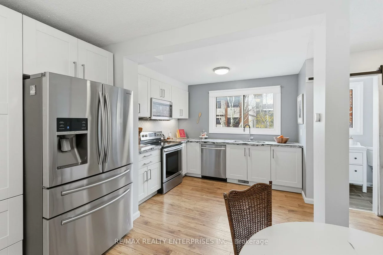 1060, Walden, Clarkson, Mississauga