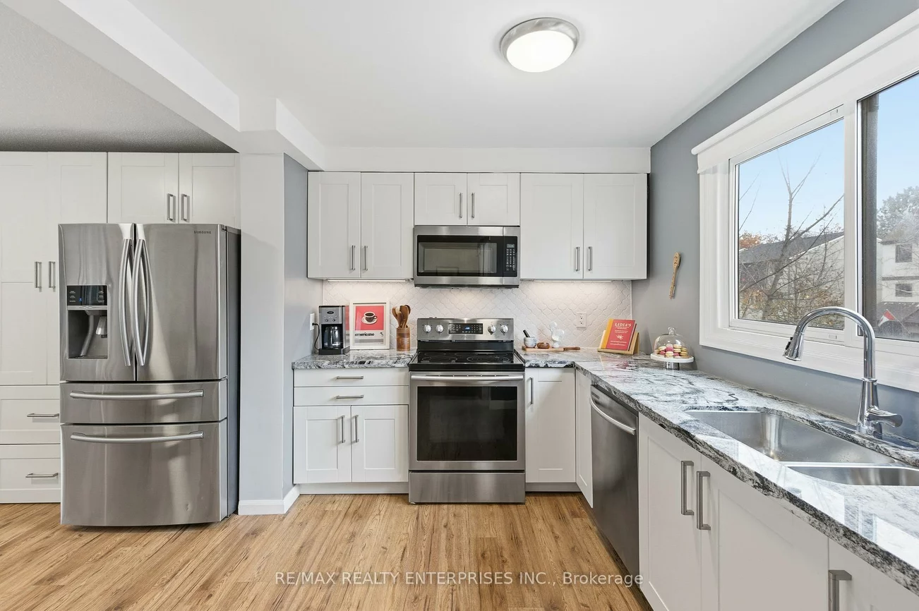 1060, Walden, Clarkson, Mississauga