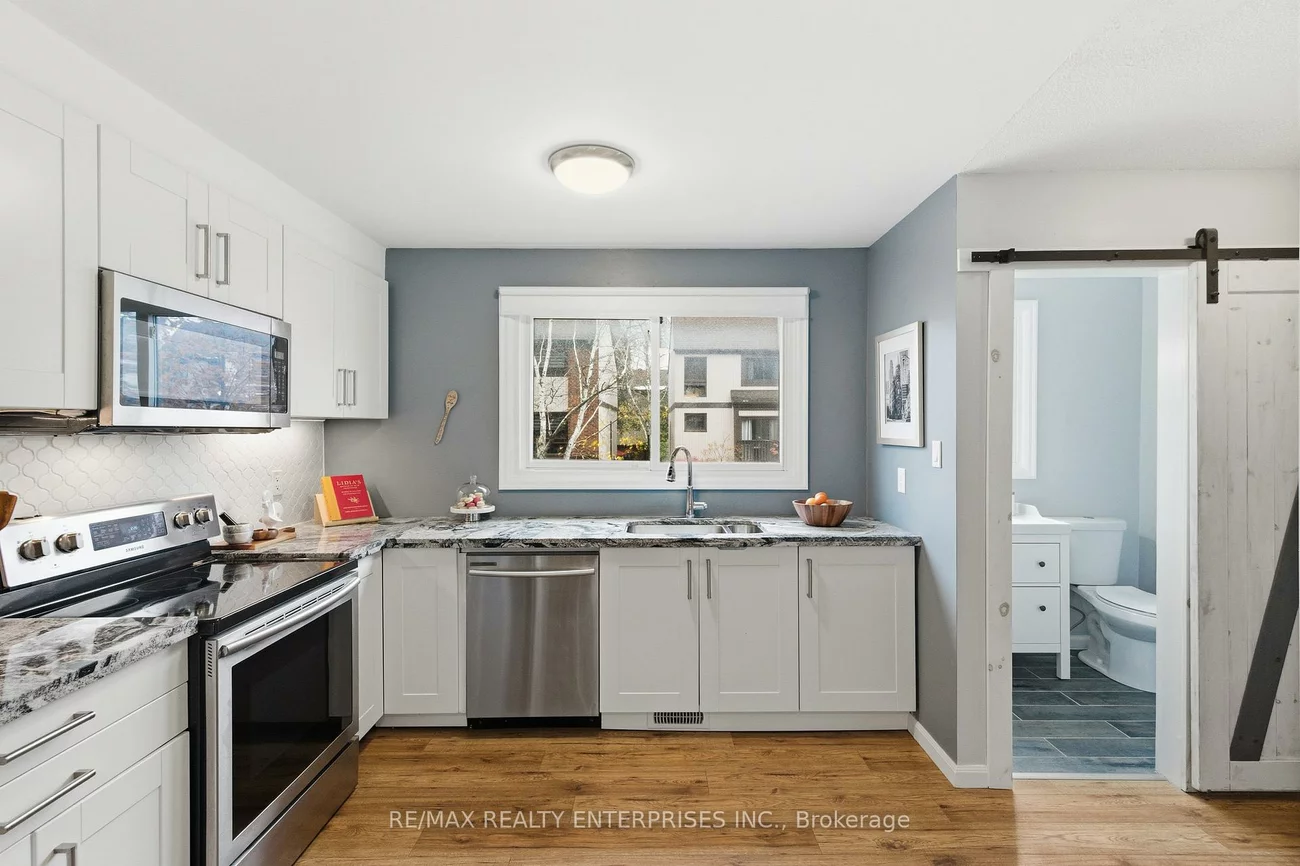 1060, Walden, Clarkson, Mississauga