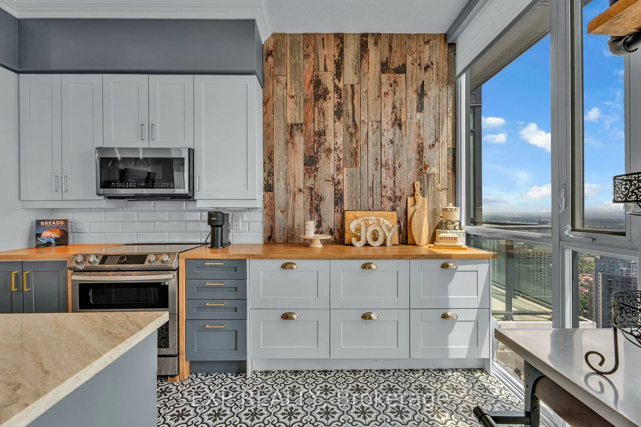 4070, Confederation, Creditview, Mississauga