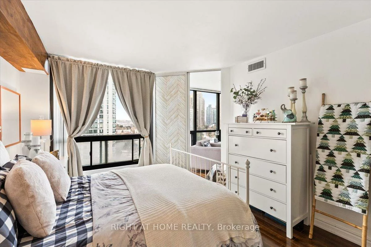 4450, Tucana, Hurontario, Mississauga