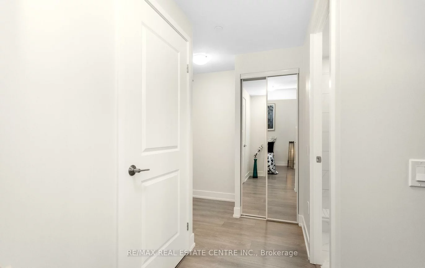 202, Burnhamthorpe, Mississauga Valleys, Mississauga