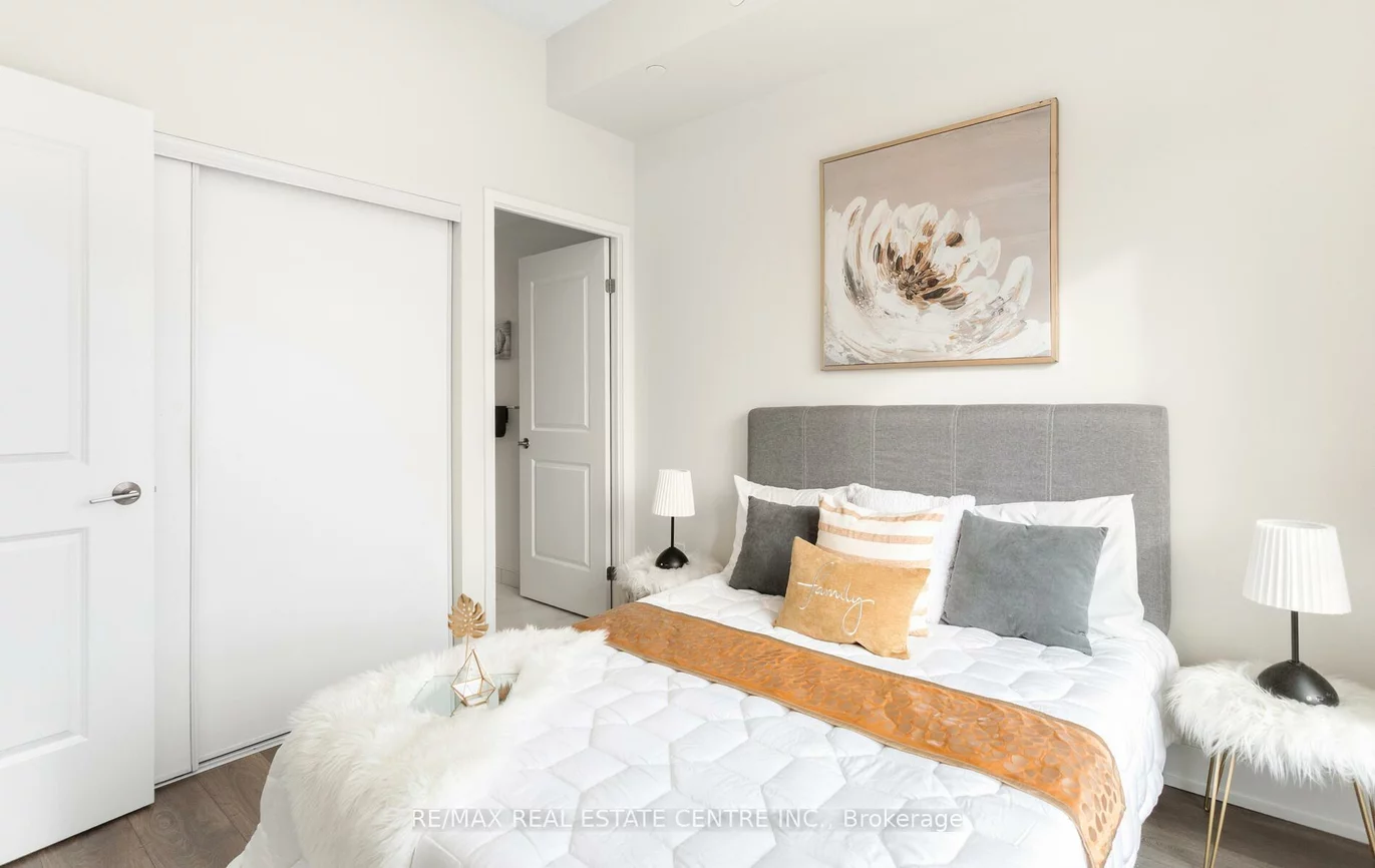 202, Burnhamthorpe, Mississauga Valleys, Mississauga