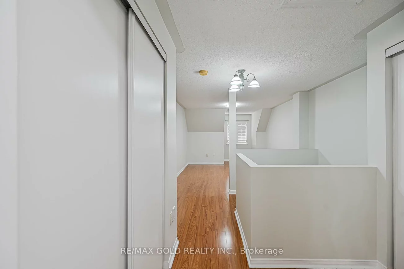 80, Strathaven, Hurontario, Mississauga