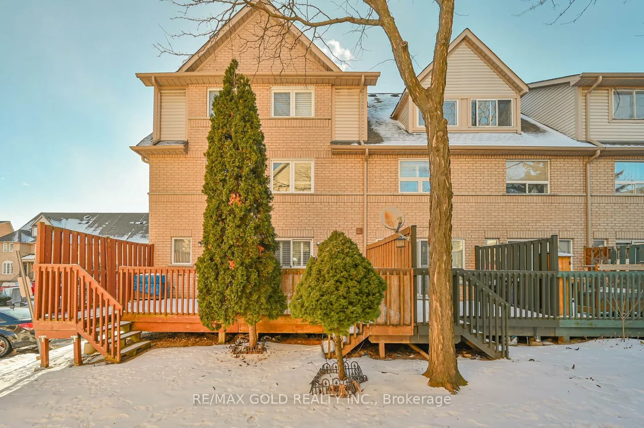 80, Strathaven, Hurontario, Mississauga