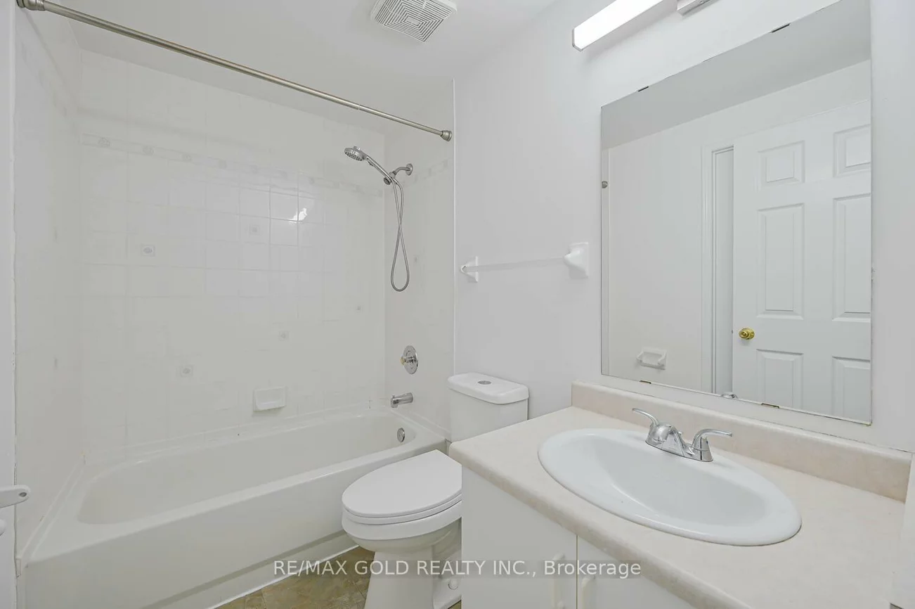 80, Strathaven, Hurontario, Mississauga