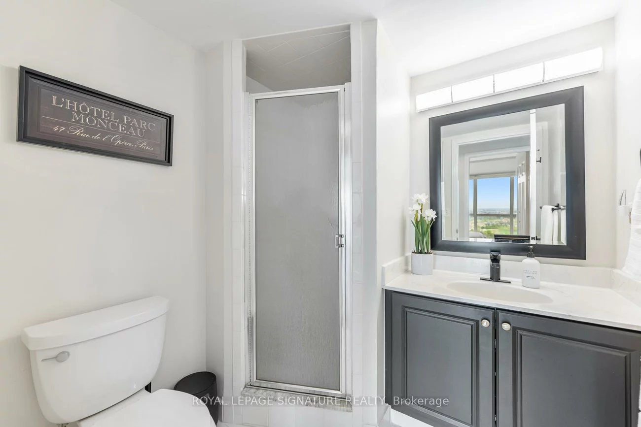 880, Dundas, Erindale, Mississauga