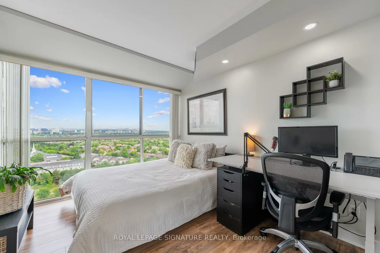 880, Dundas, Erindale, Mississauga