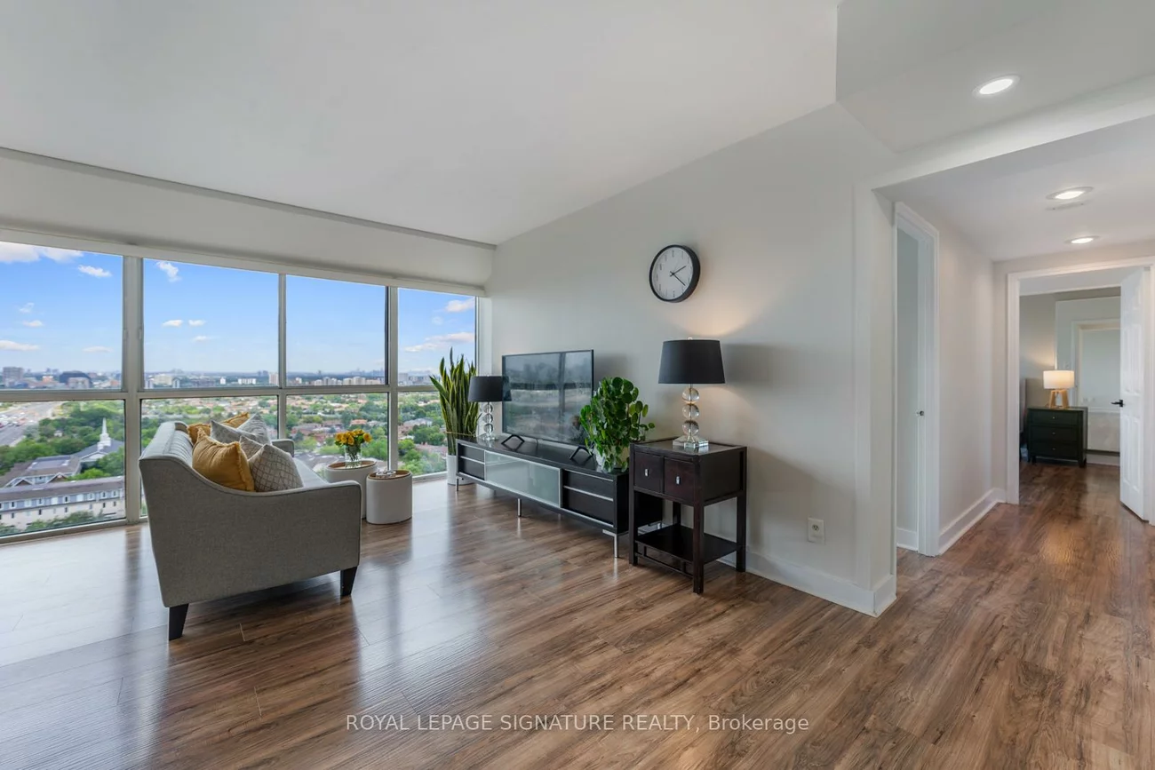 880, Dundas, Erindale, Mississauga