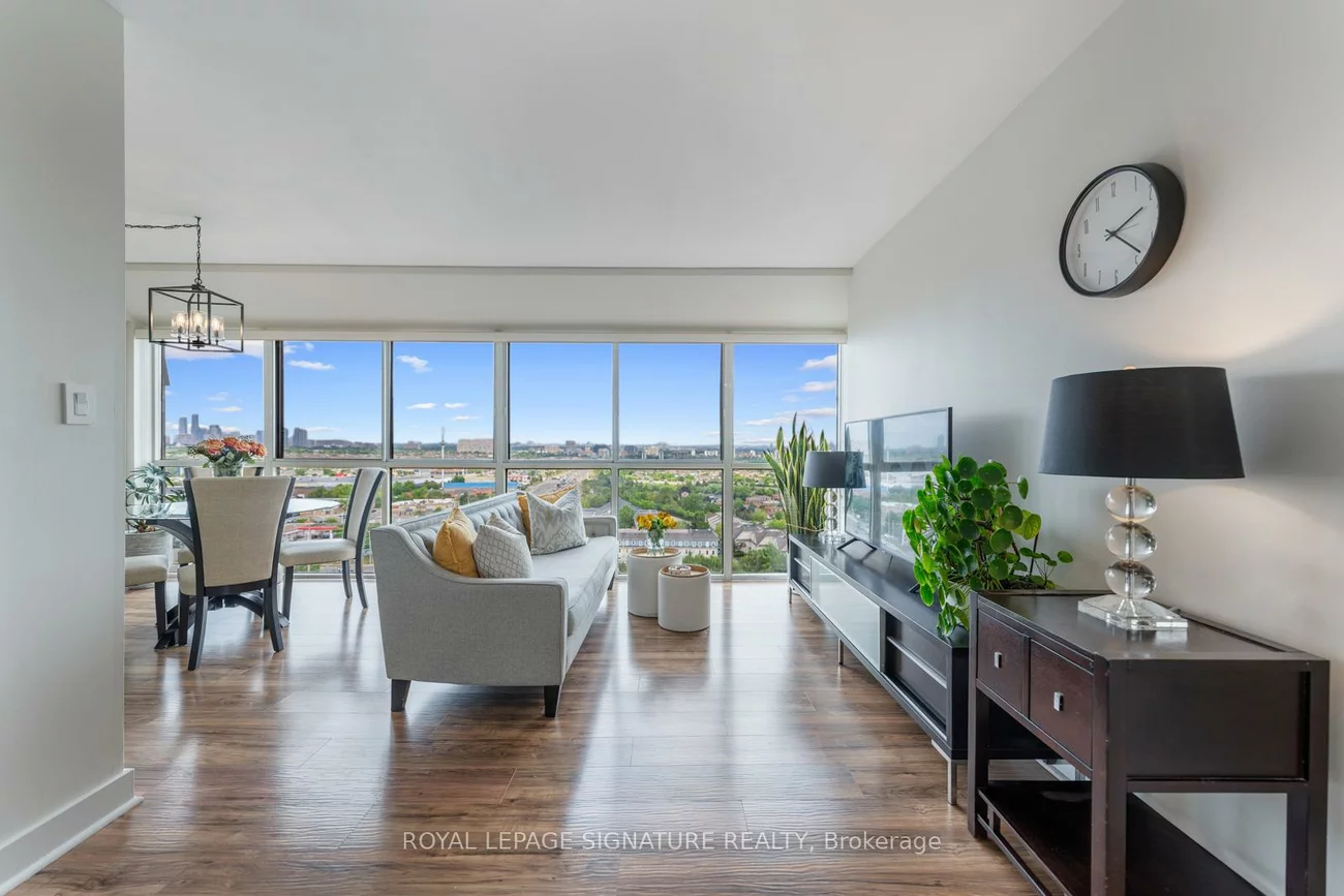 880, Dundas, Erindale, Mississauga