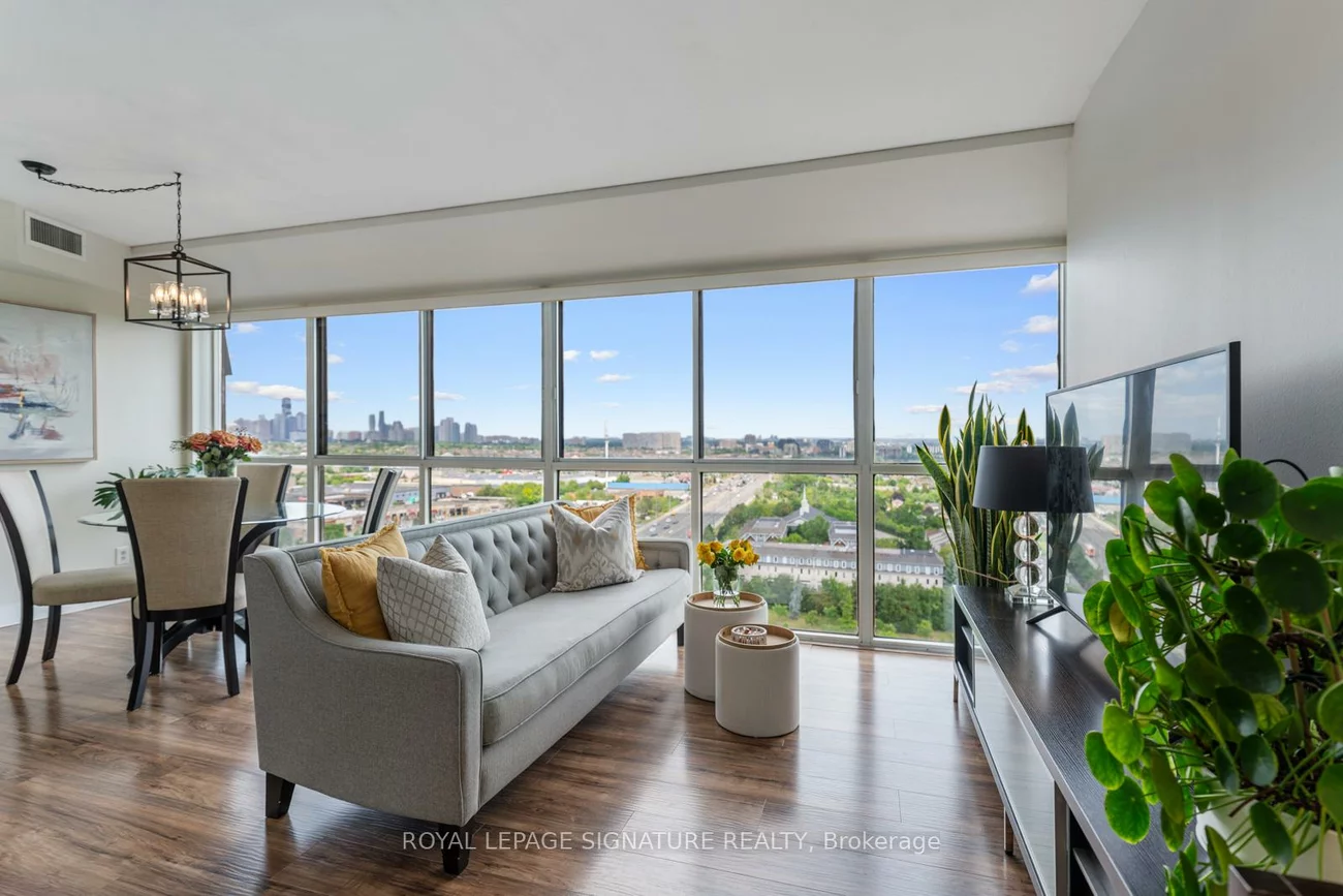 880, Dundas, Erindale, Mississauga