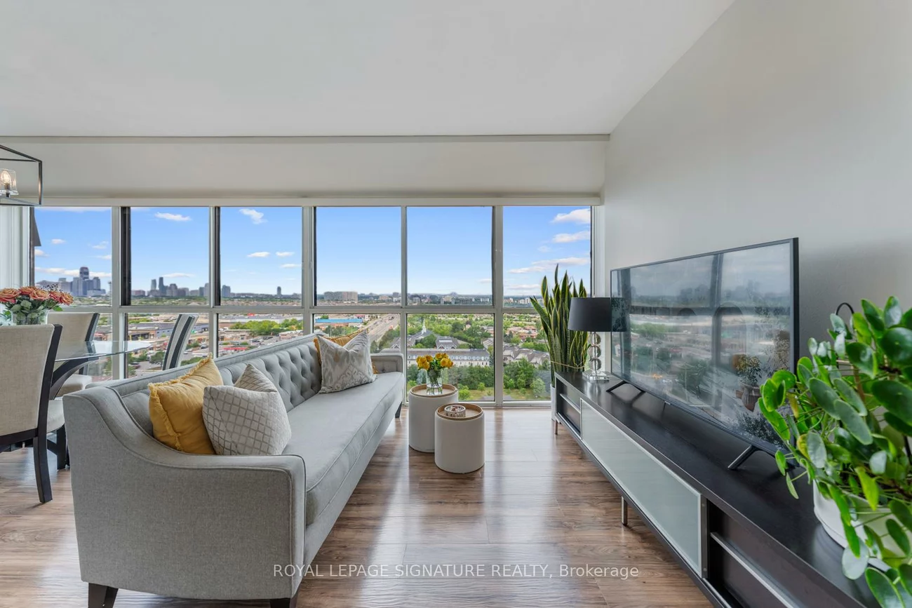 880, Dundas, Erindale, Mississauga