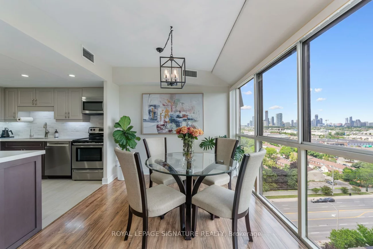 880, Dundas, Erindale, Mississauga