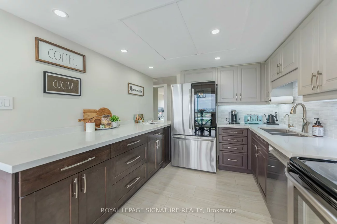 880, Dundas, Erindale, Mississauga