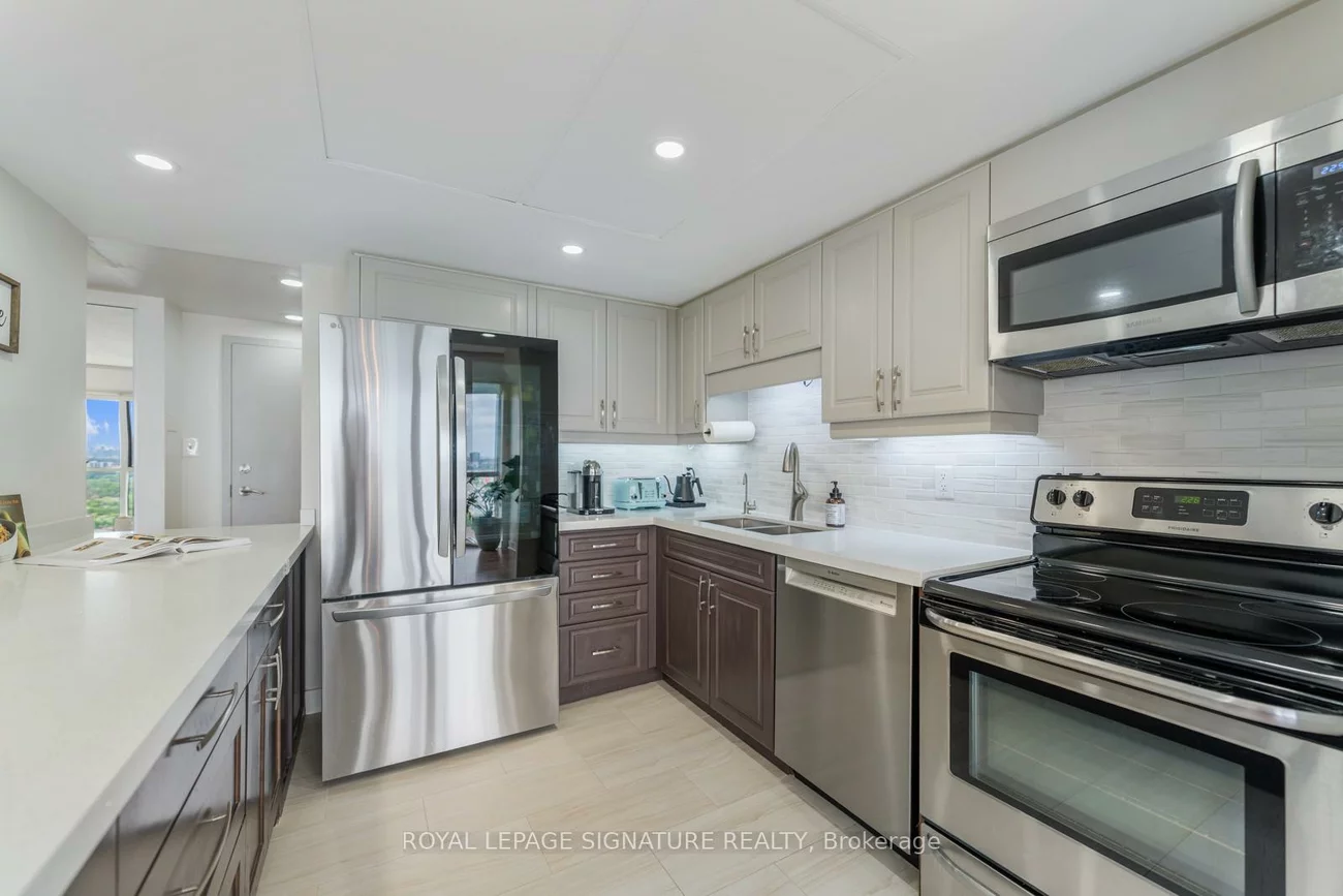 880, Dundas, Erindale, Mississauga