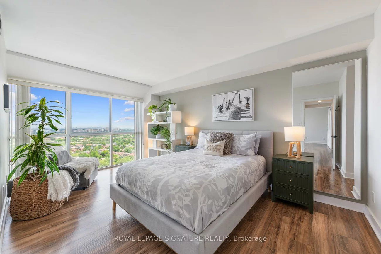 880, Dundas, Erindale, Mississauga