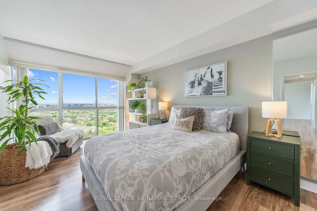 880, Dundas, Erindale, Mississauga